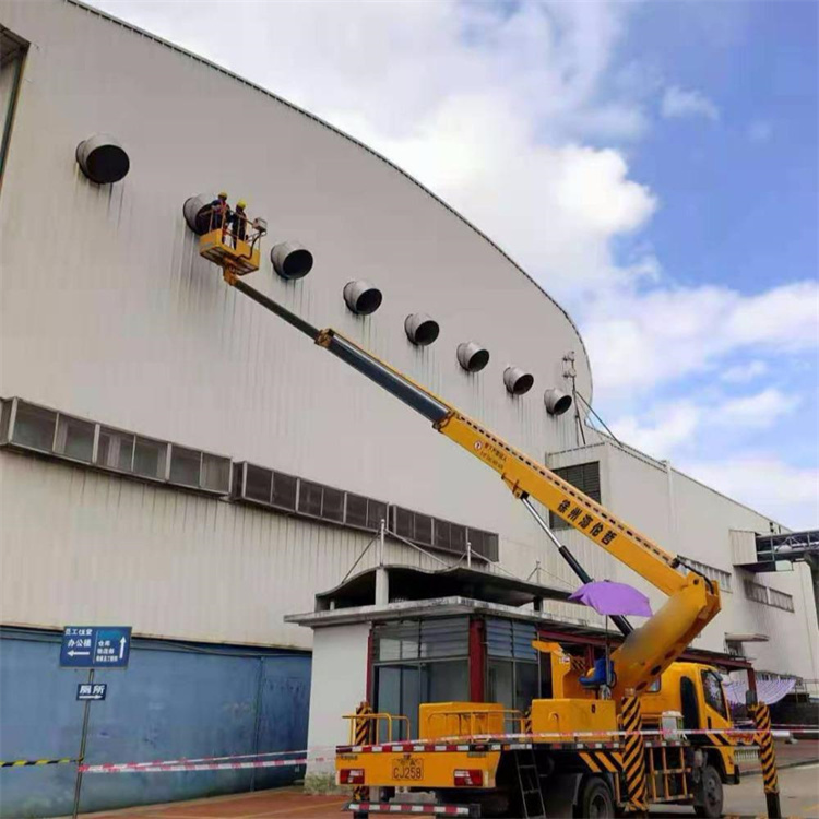 镇江高空作业车出租服务:专业广告牌安装解决方案